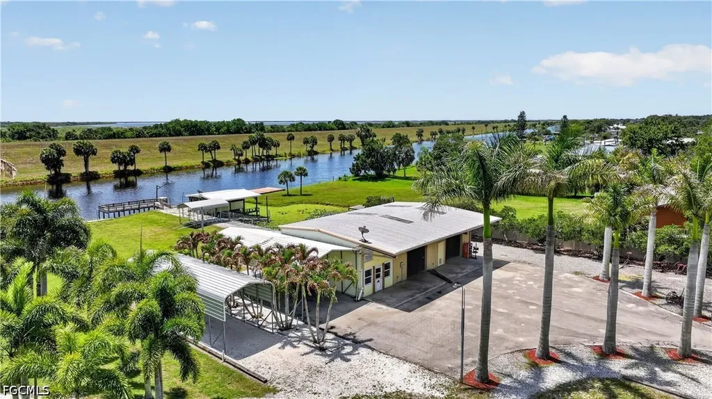 3342 County Road 721 Loop Moore Haven FL 33471