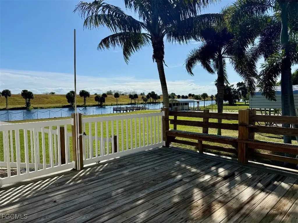 3342 County Road 721 Loop Moore Haven FL 33471