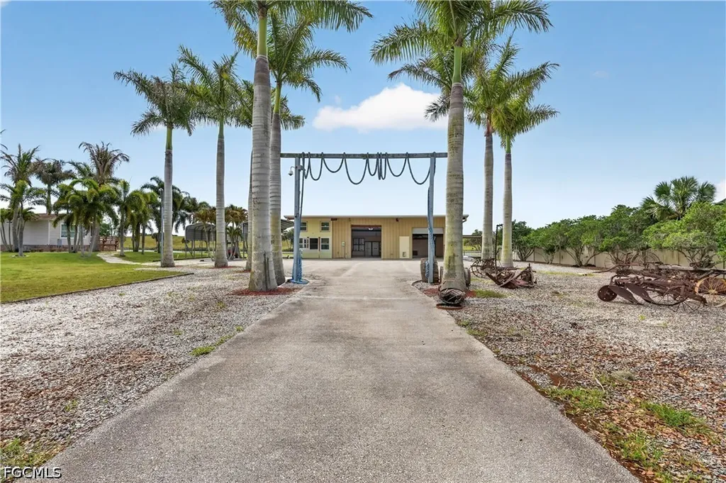 3342 County Road 721 Loop Moore Haven FL 33471