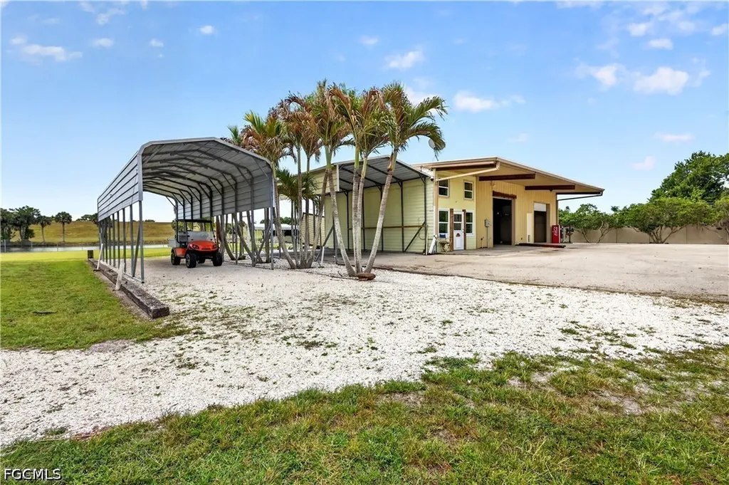 3342 County Road 721 Loop Moore Haven FL 33471