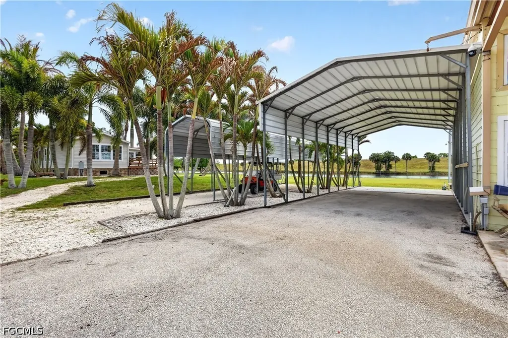 3342 County Road 721 Loop Moore Haven FL 33471
