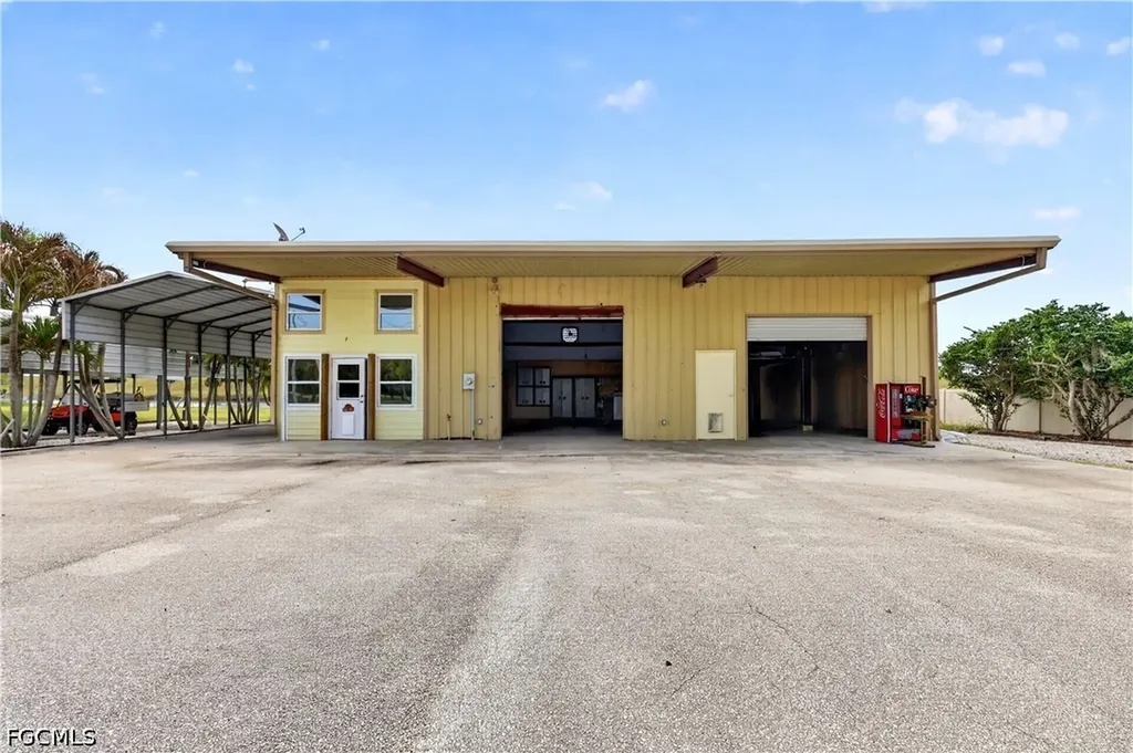 3342 County Road 721 Loop Moore Haven FL 33471