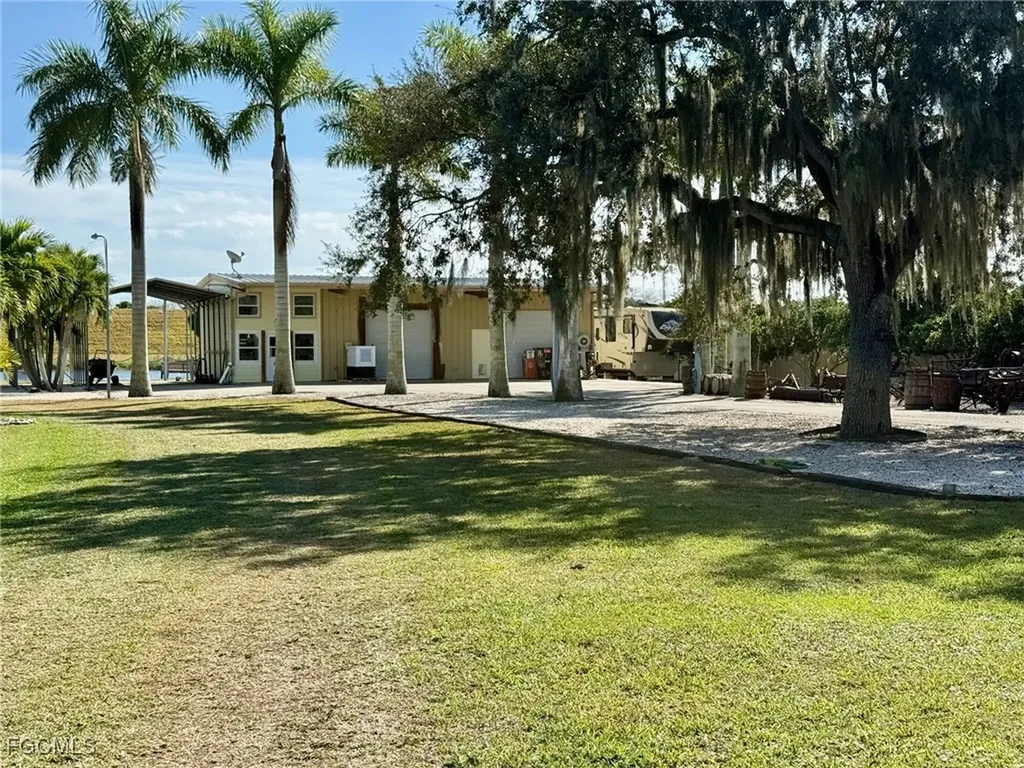 3342 County Road 721 Loop Moore Haven FL 33471