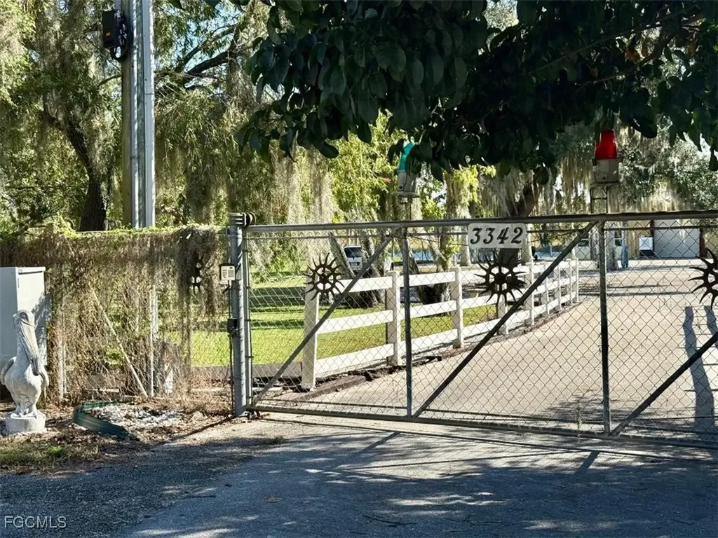 3342 County Road 721 Loop Moore Haven FL 33471