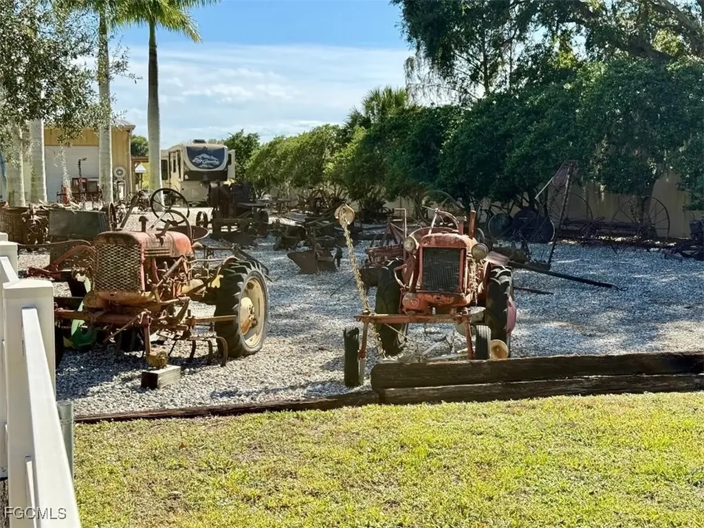 3342 County Road 721 Loop Moore Haven FL 33471