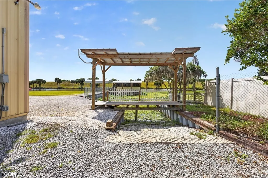 3342 County Road 721 Loop Moore Haven FL 33471