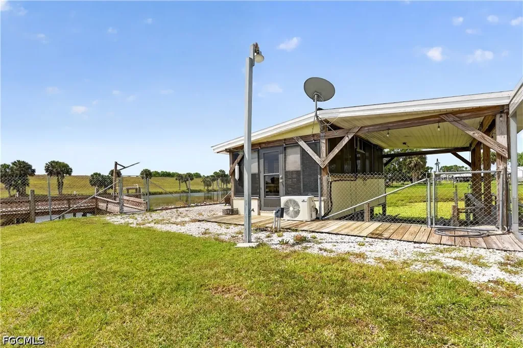 3342 County Road 721 Loop Moore Haven FL 33471