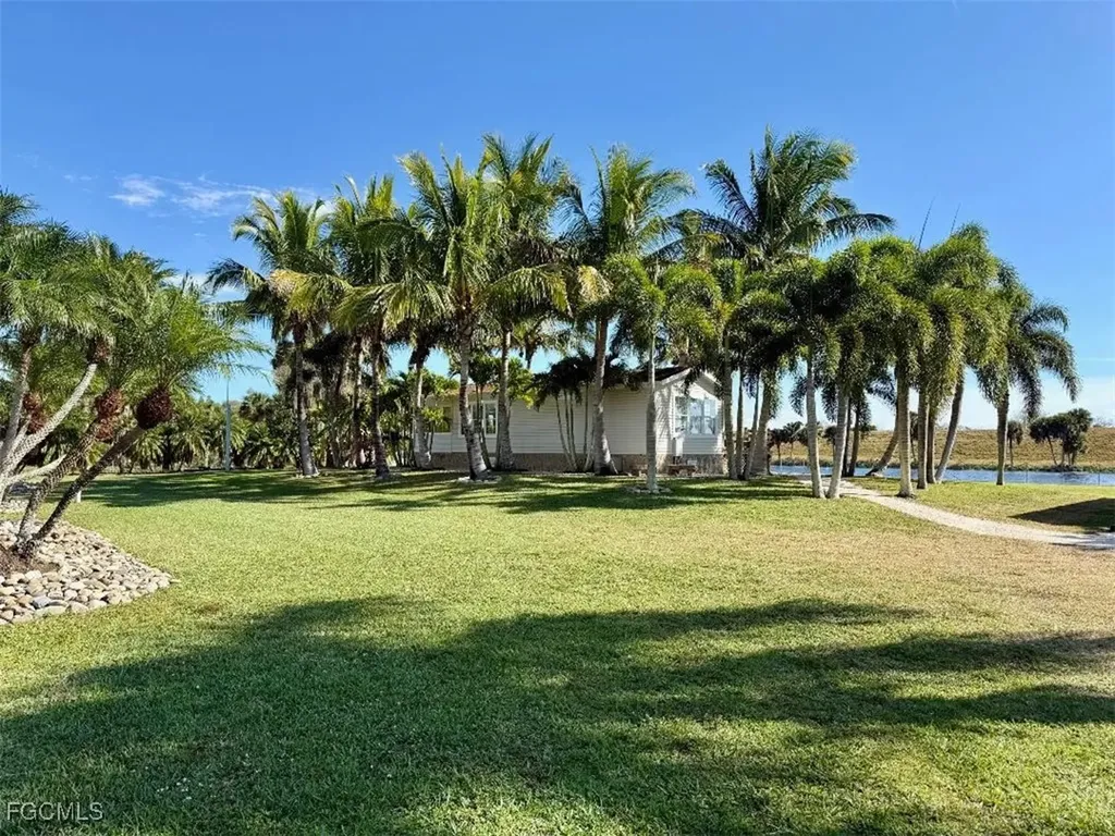 3342 County Road 721 Loop Moore Haven FL 33471