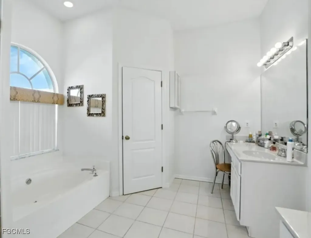 4319 SW 21st Place Cape Coral FL 33914