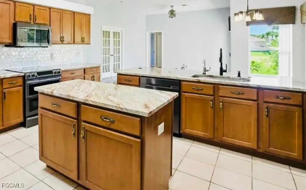 4319 SW 21st Place Cape Coral FL 33914