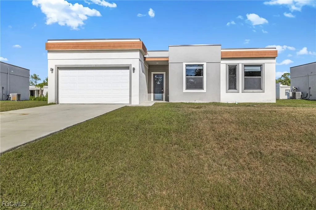 128 Viewpoint Drive Lehigh Acres FL 33972