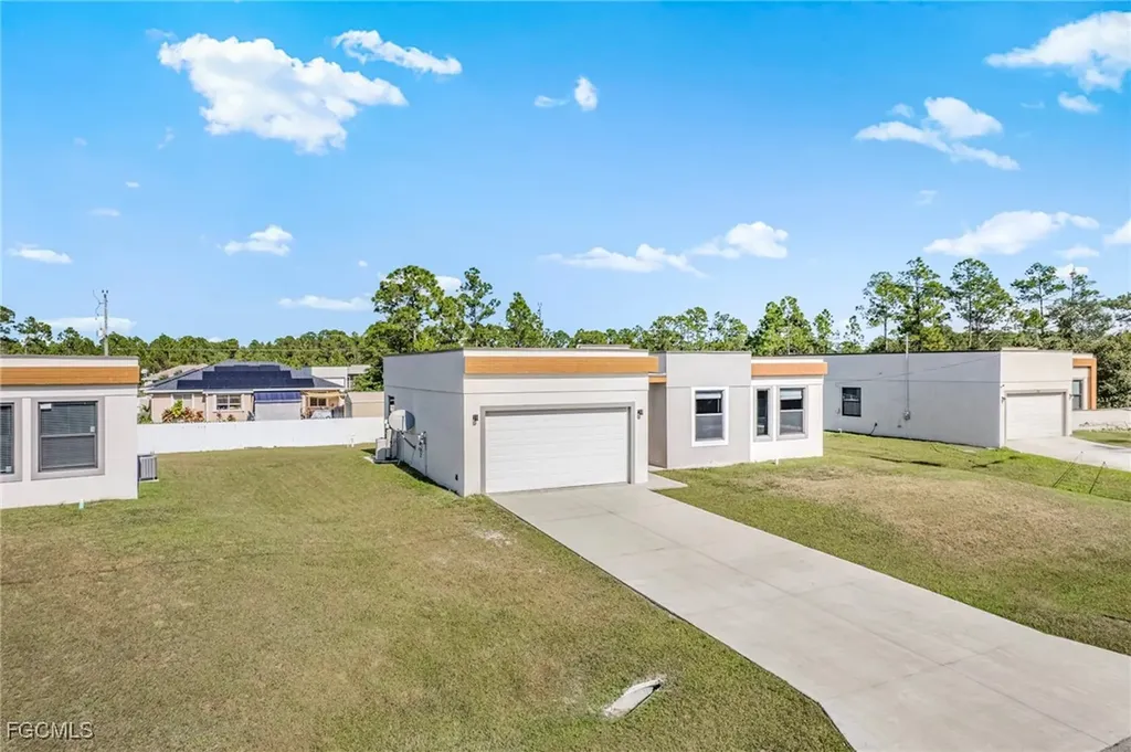 128 Viewpoint Drive Lehigh Acres FL 33972
