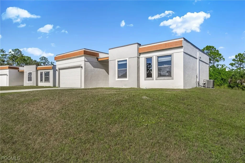 128 Viewpoint Drive Lehigh Acres FL 33972