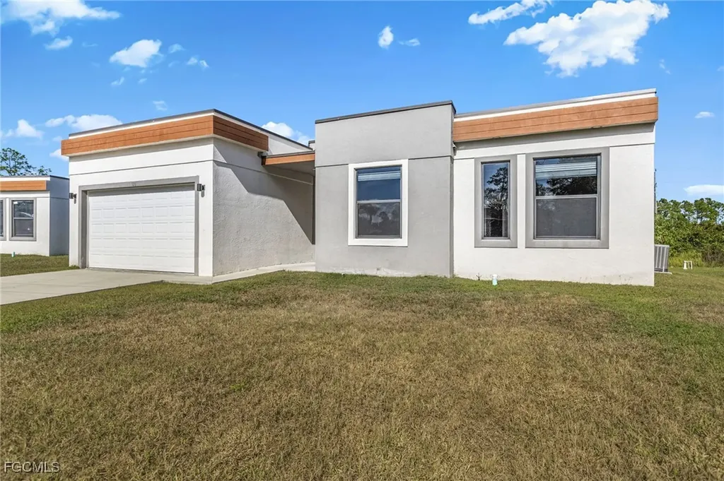 128 Viewpoint Drive Lehigh Acres FL 33972
