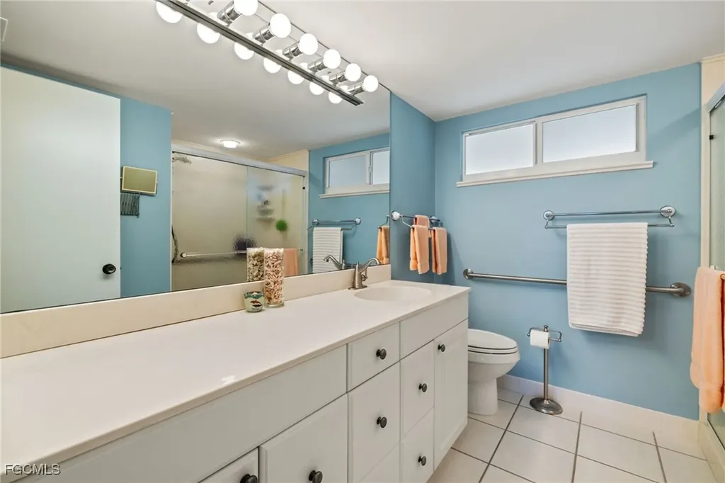 200 Periwinkle Way Sanibel FL 33957