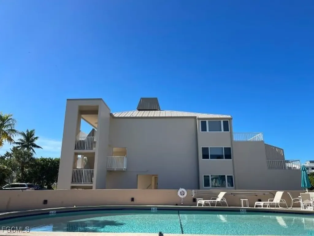 200 Periwinkle Way Sanibel FL 33957