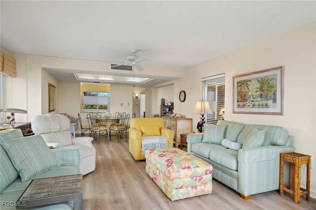 200 Periwinkle Way Sanibel FL 33957