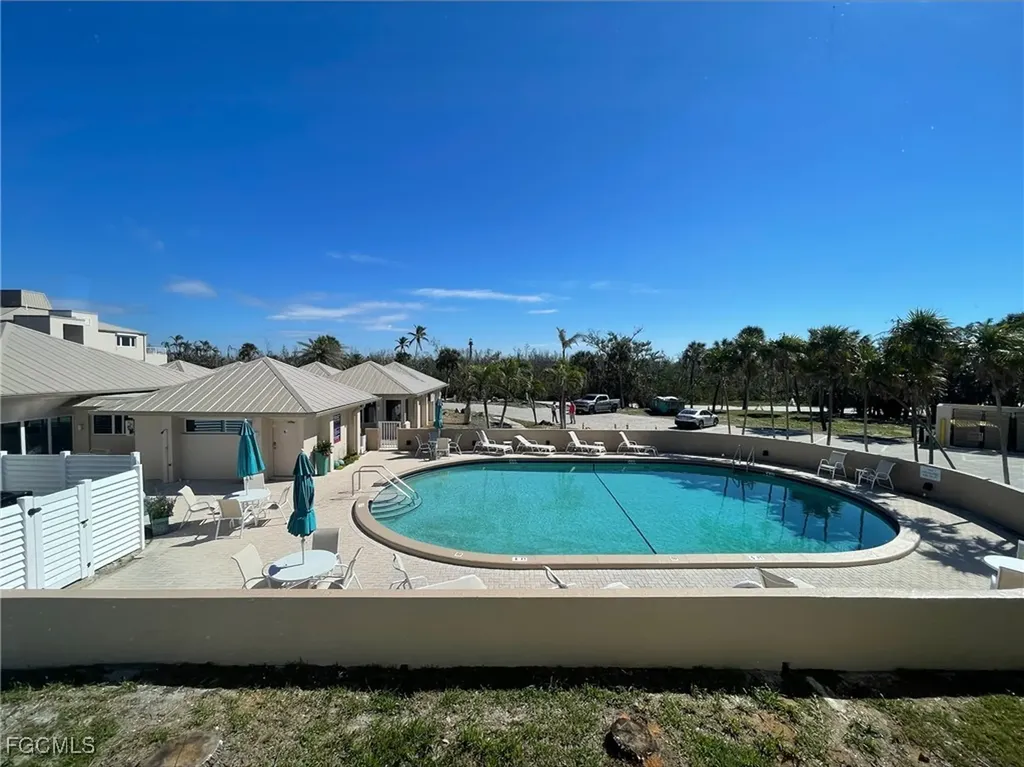 200 Periwinkle Way Sanibel FL 33957