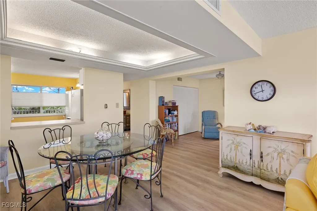 200 Periwinkle Way Sanibel FL 33957