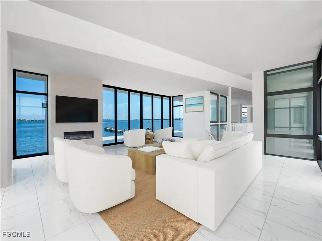 6400 Glock Drive Fort Myers FL 33908