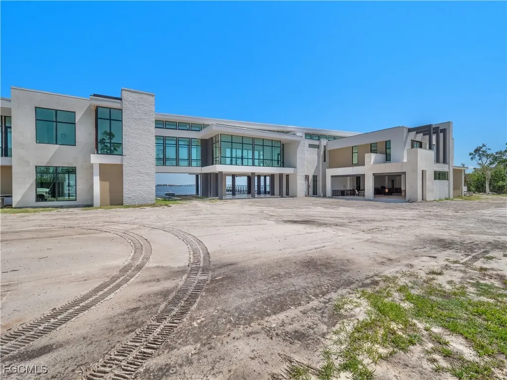 6400 Glock Drive Fort Myers FL 33908