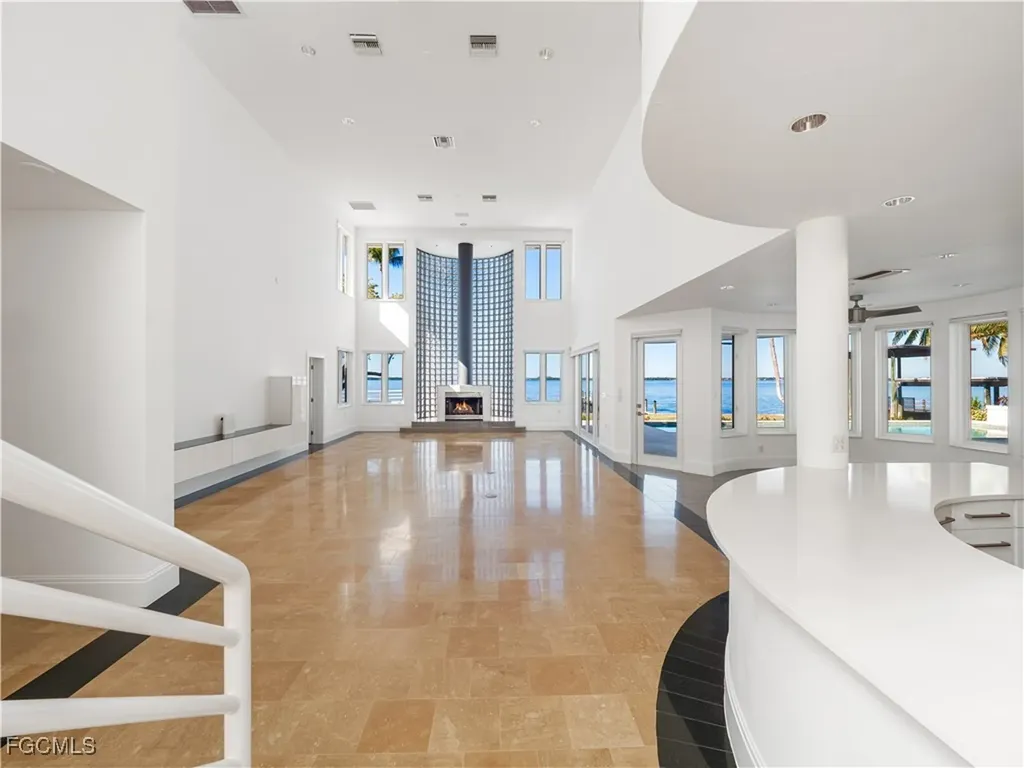 3402 W Riverside Drive Fort Myers FL 33901