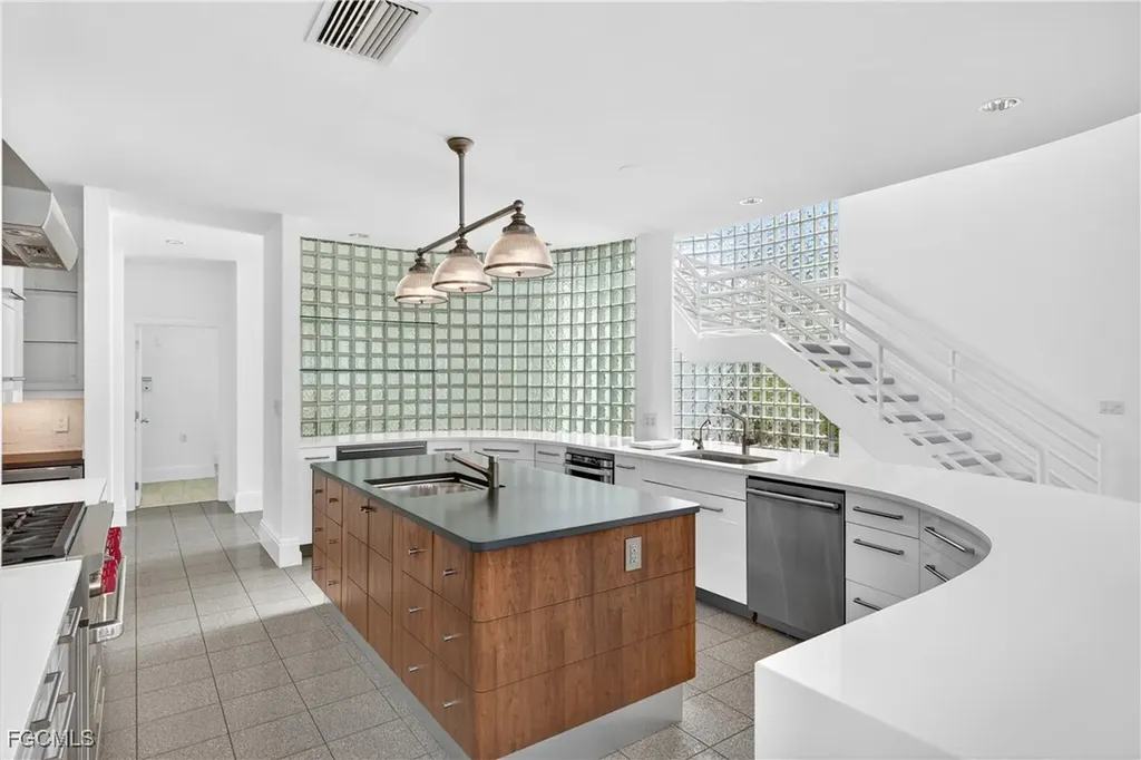 3402 W Riverside Drive Fort Myers FL 33901