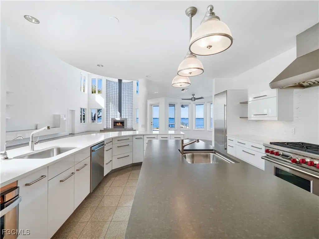 3402 W Riverside Drive Fort Myers FL 33901