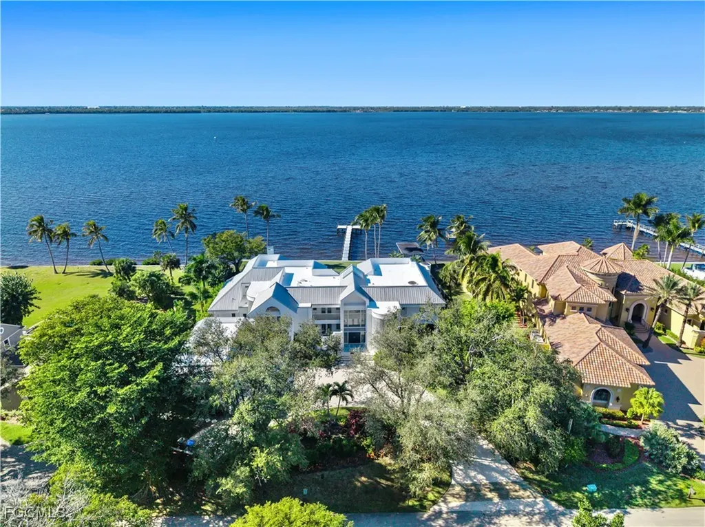 3402 W Riverside Drive Fort Myers FL 33901