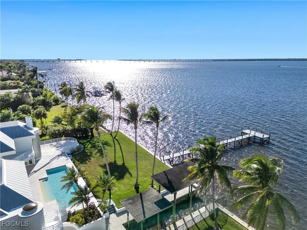 3402 W Riverside Drive Fort Myers FL 33901