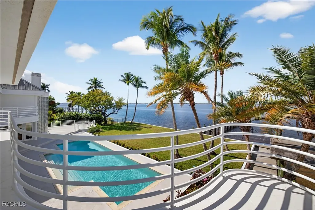 3402 W Riverside Drive Fort Myers FL 33901