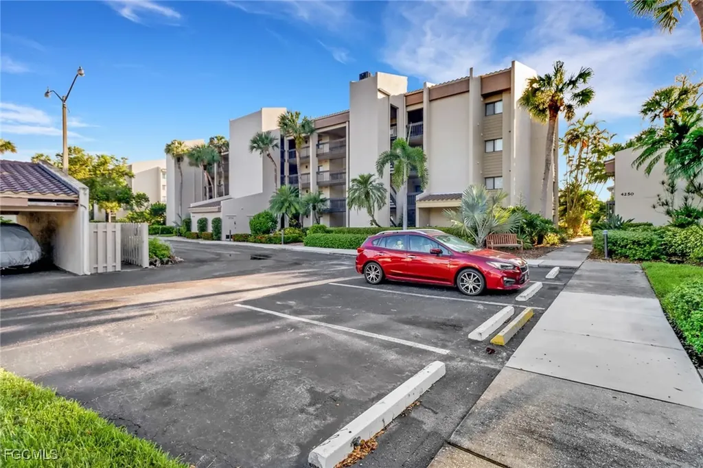 4240 Steamboat Bend Fort Myers FL 33919