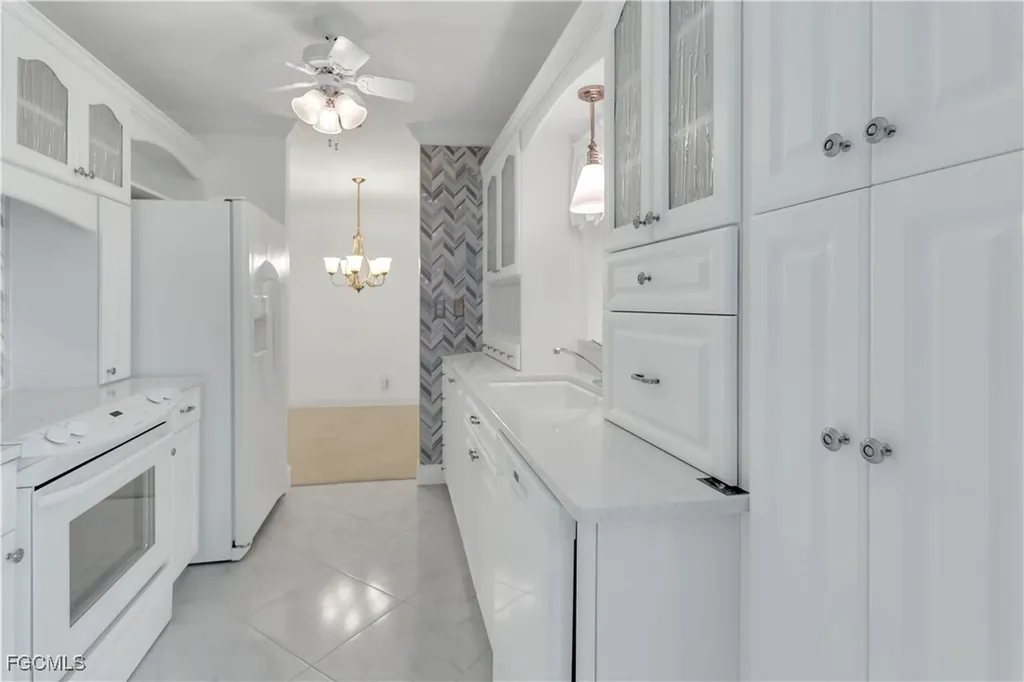 8382 Charter Club Circle Fort Myers FL 33919
