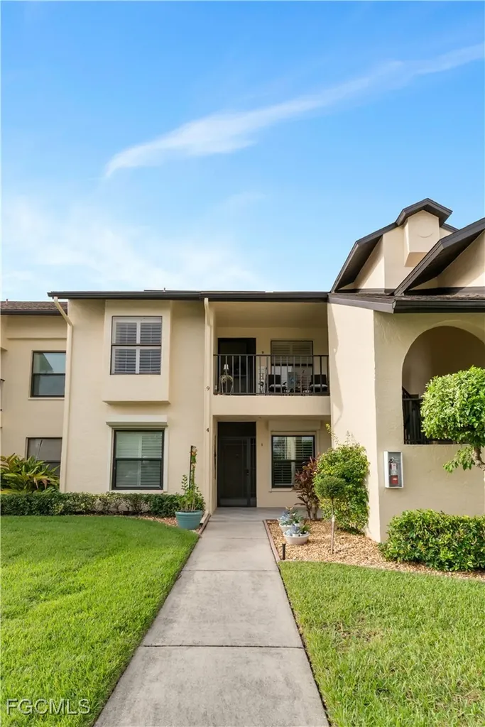 8382 Charter Club Circle Fort Myers FL 33919