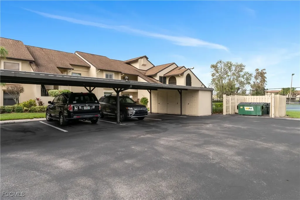 8382 Charter Club Circle Fort Myers FL 33919