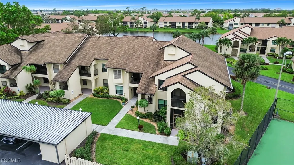 8382 Charter Club Circle Fort Myers FL 33919