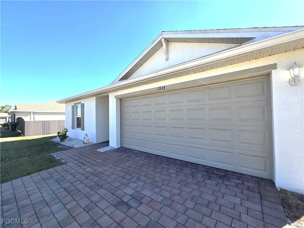 1814 NE 40th Lane Cape Coral FL 33909
