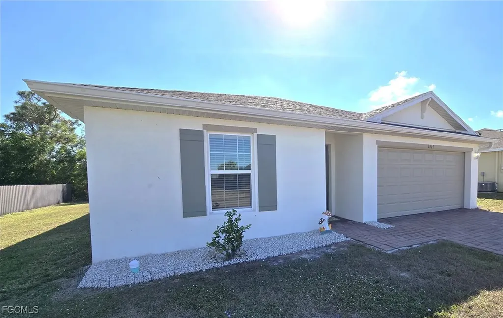 1814 NE 40th Lane Cape Coral FL 33909