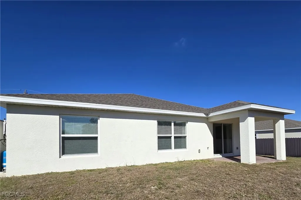 1814 NE 40th Lane Cape Coral FL 33909