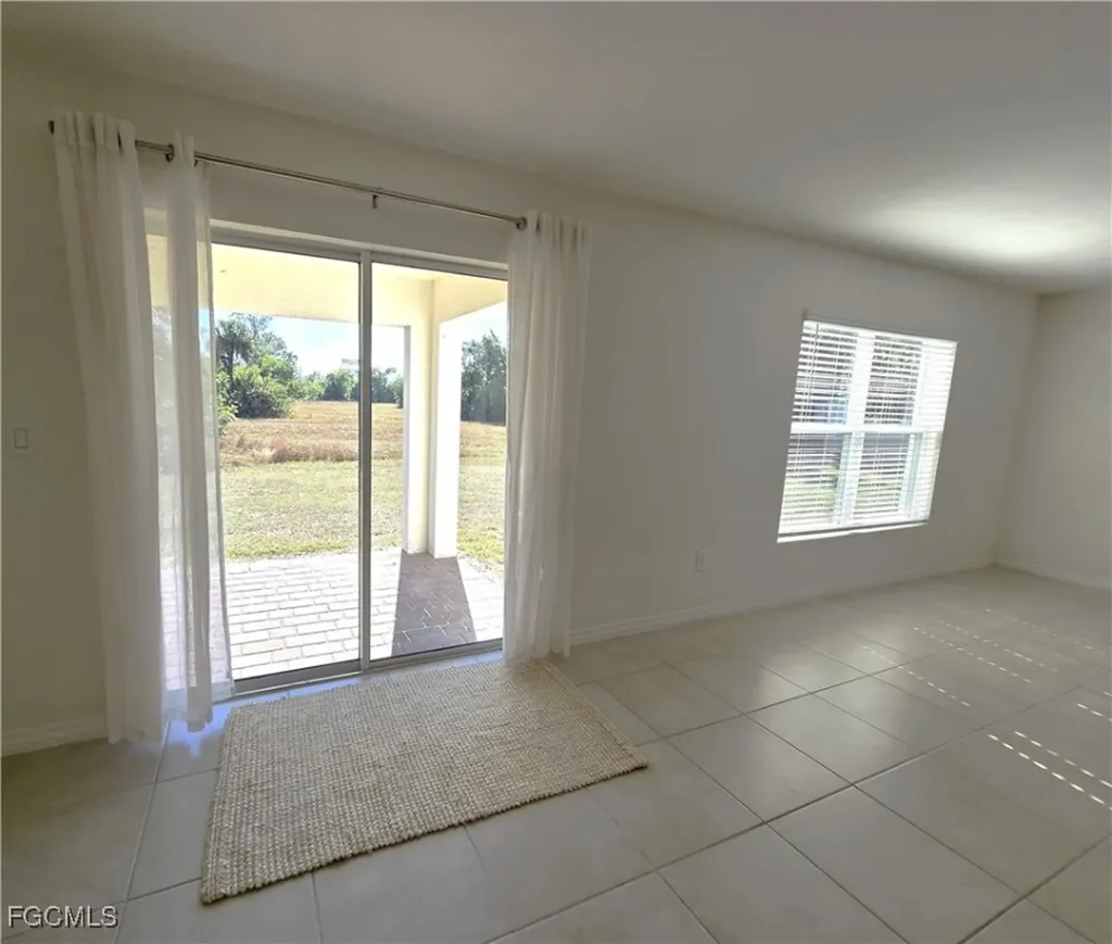 1814 NE 40th Lane Cape Coral FL 33909