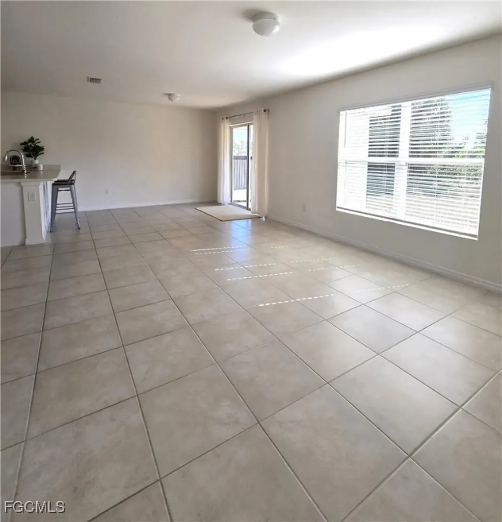 1814 NE 40th Lane Cape Coral FL 33909