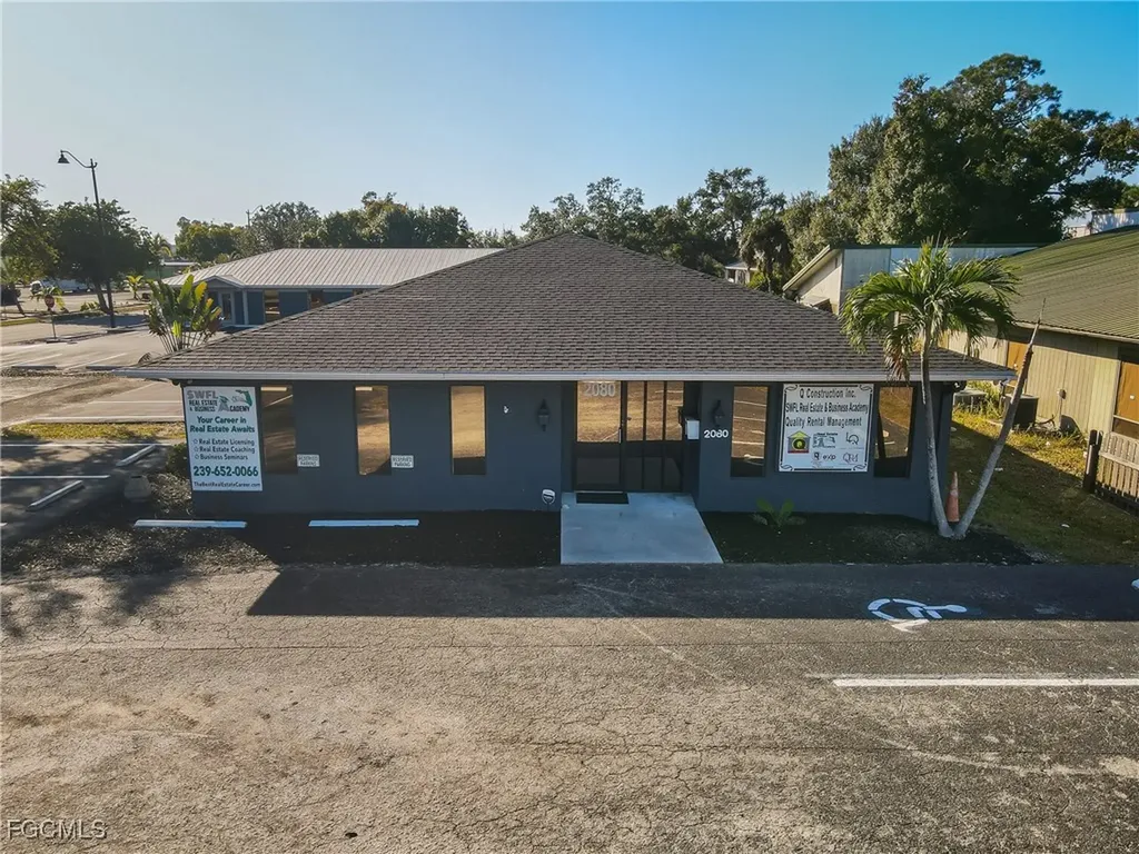 2080 Collier Avenue Fort Myers FL 33901