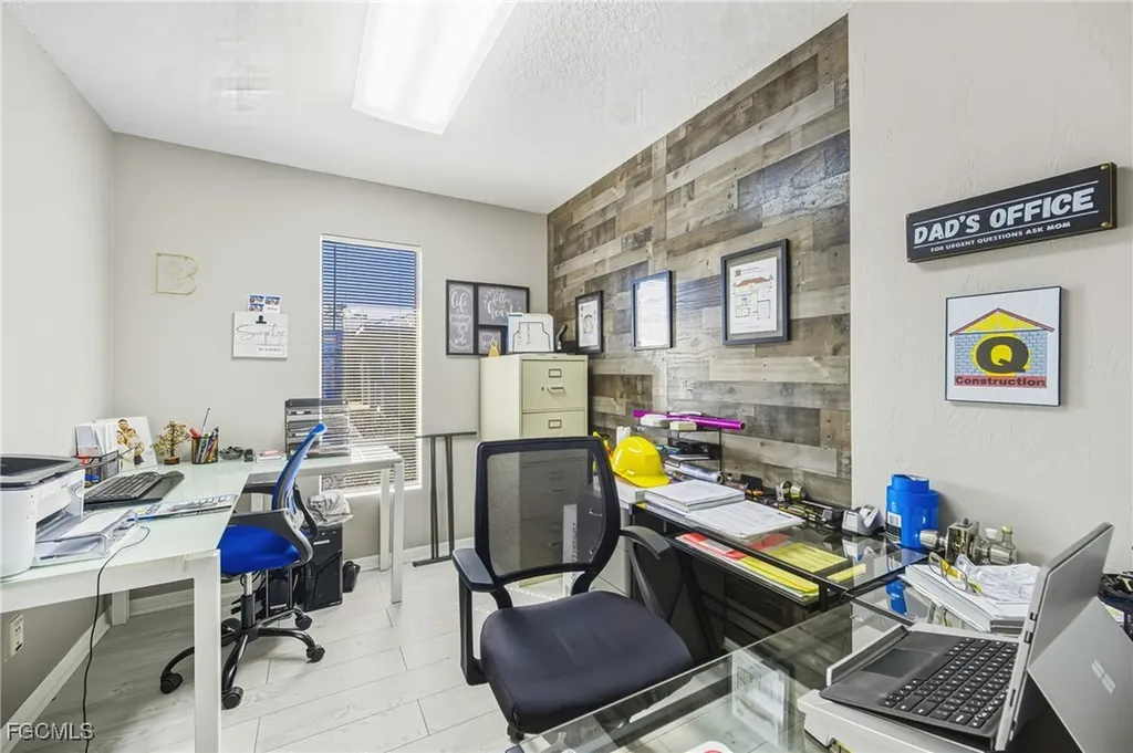 2080 Collier Avenue Fort Myers FL 33901
