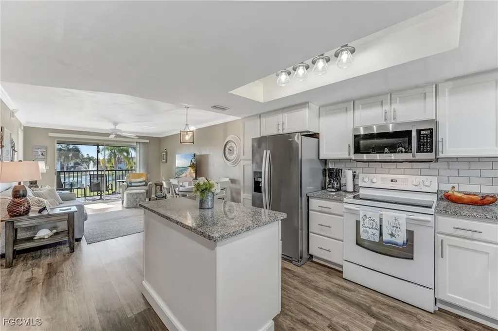 16007 Davis Road Fort Myers FL 33908