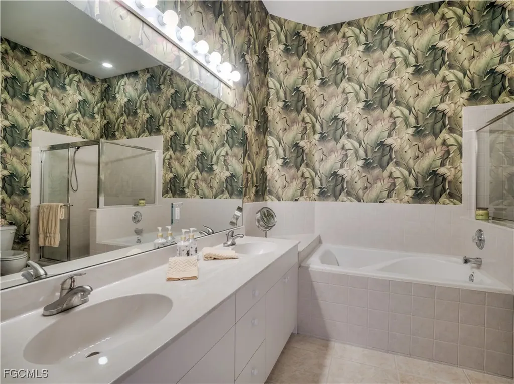 3120 Meandering Way Fort Myers FL 33905