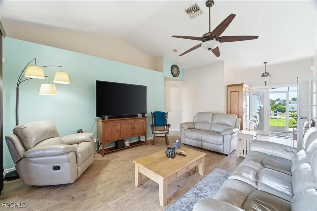 2512 NW 8th Place Cape Coral FL 33993