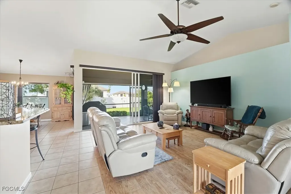 2512 NW 8th Place Cape Coral FL 33993