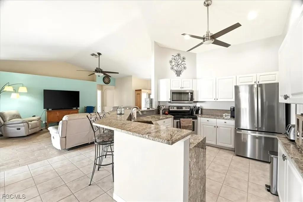 2512 NW 8th Place Cape Coral FL 33993