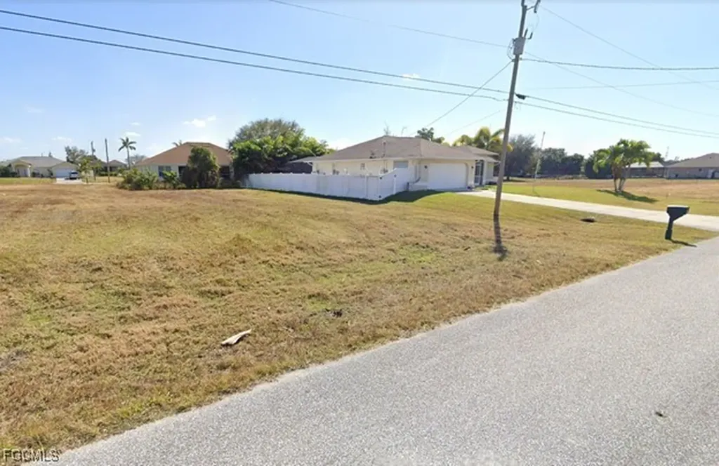 213 NW 27th Place Cape Coral FL 33993