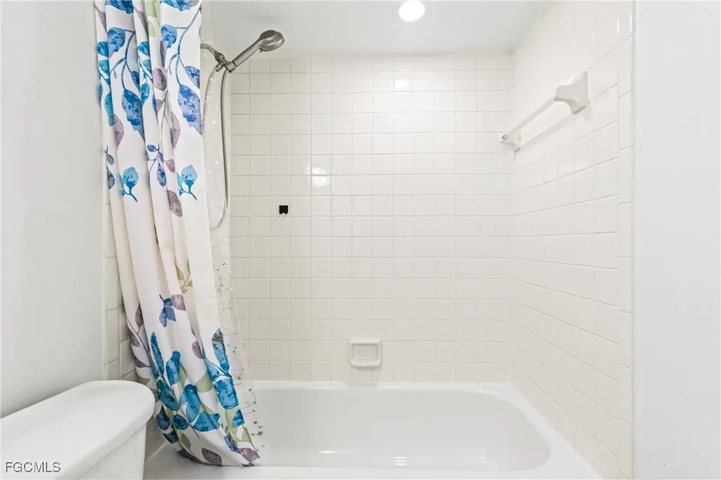 1429 Cape Coral Parkway W Cape Coral FL 33914